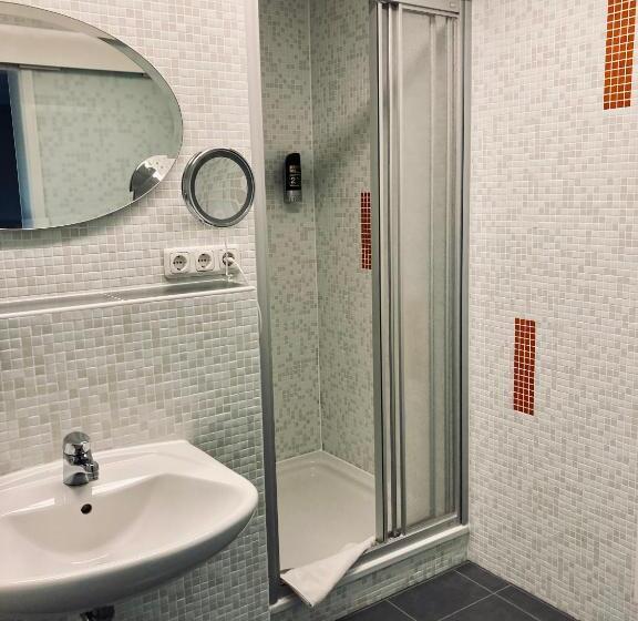 ホテル Berg Gasthof Hötzelein