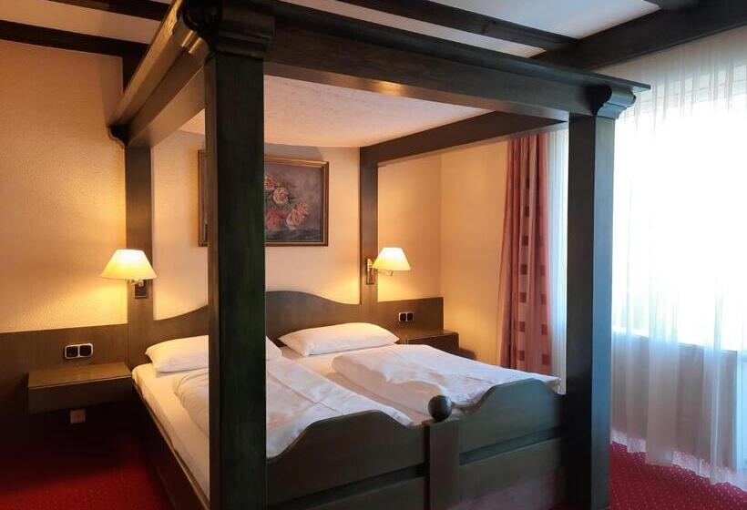 ホテル Berg Gasthof Hötzelein