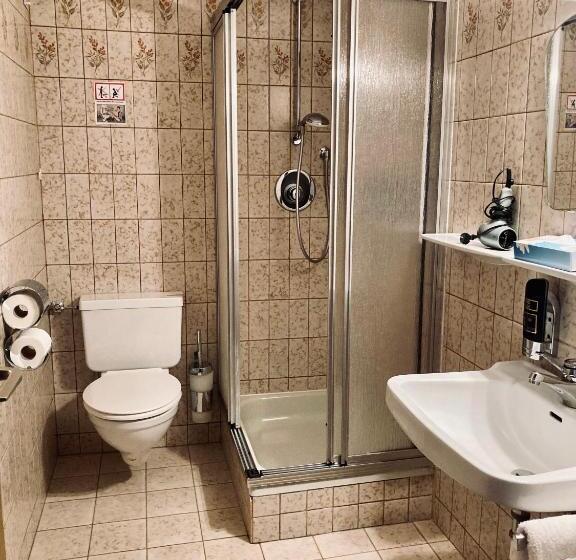 ホテル Berg Gasthof Hötzelein