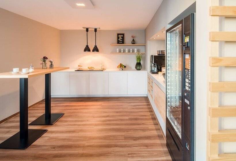 Отель Best Western Plus Atrium