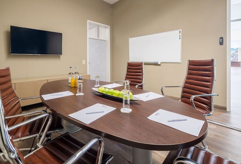 Отель Best Western Plus Atrium