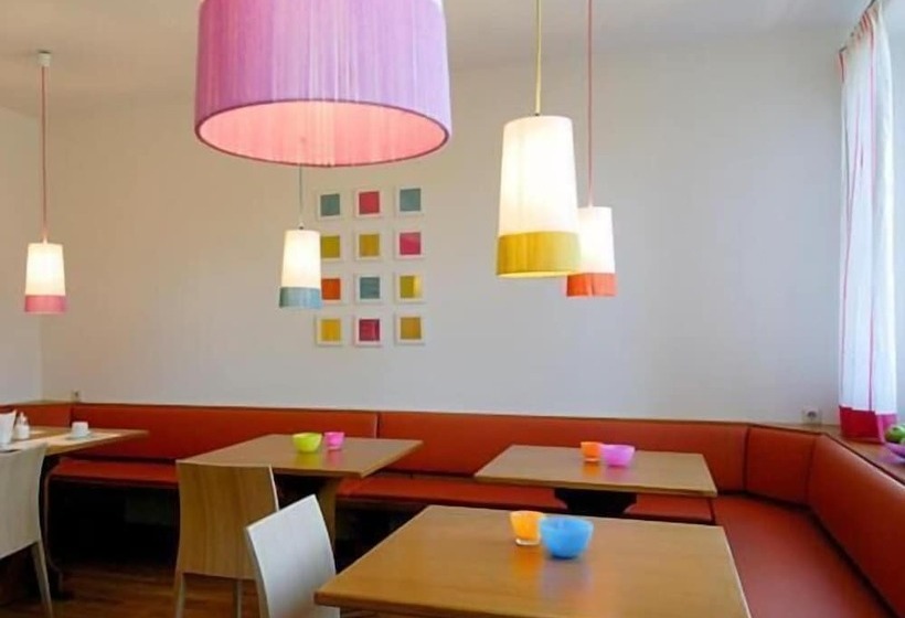 Business & Budget Hotel Tessin