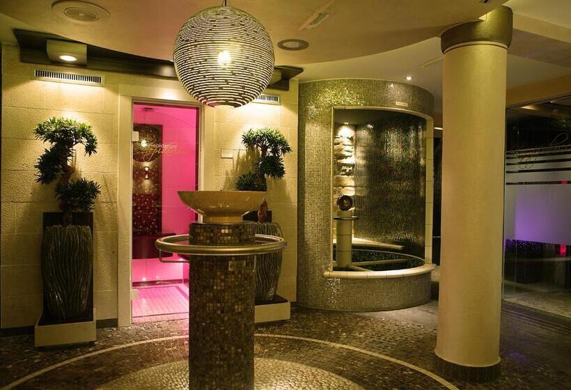 فندق Der Heidehof Conference & Spa Resort