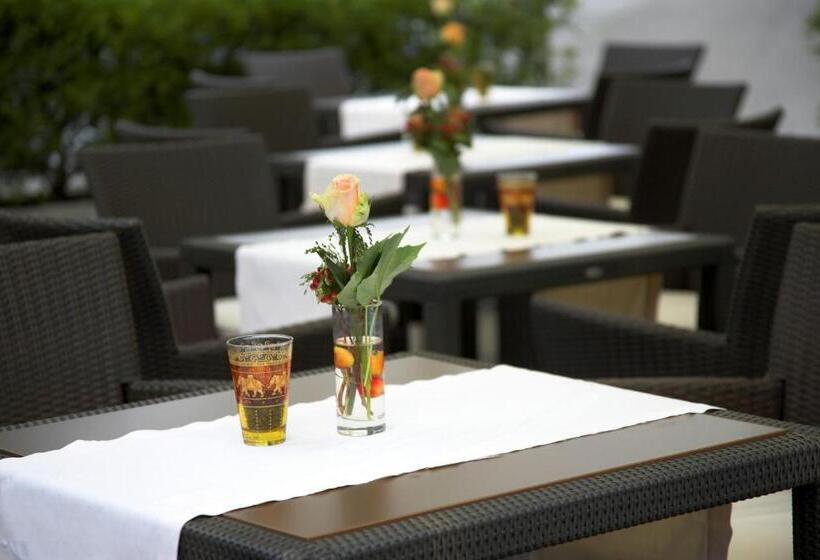 فندق Der Heidehof Conference & Spa Resort