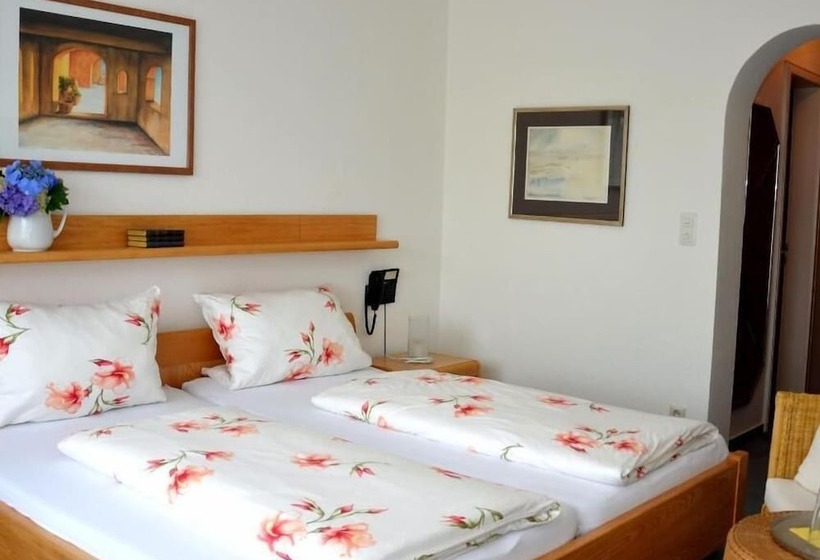 Отель Ebnet Garni