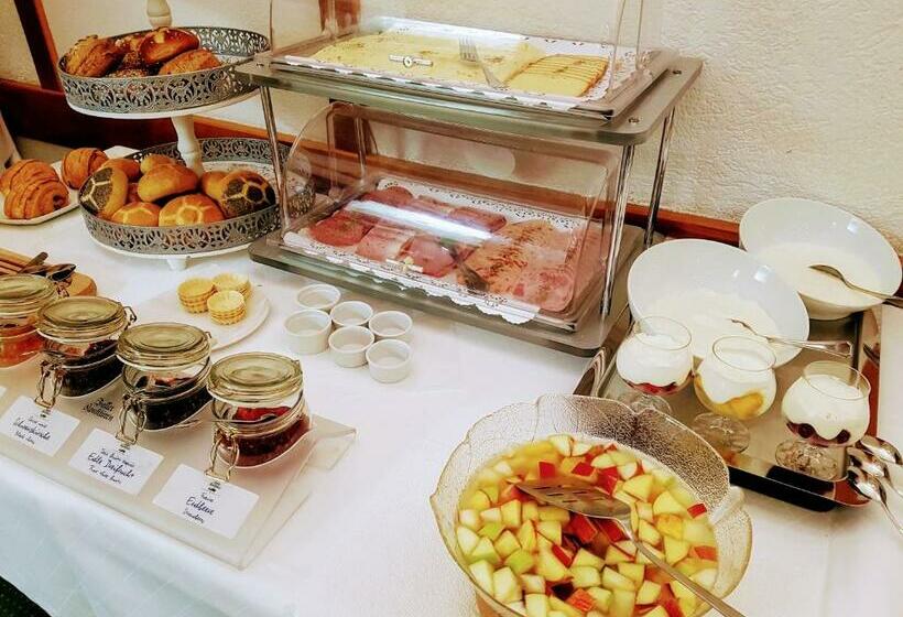 호텔 Garni Reulein