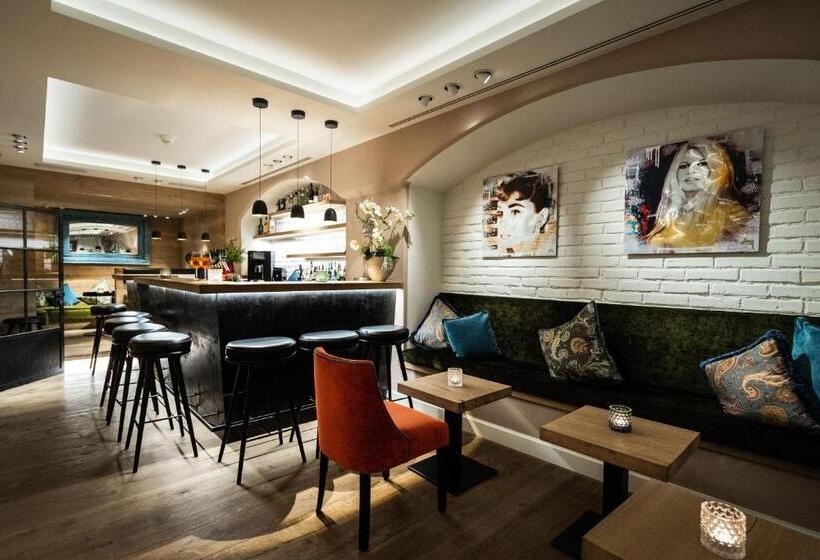 ホテル Gasthof Alte Post Holzkirchen