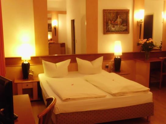 Отель Goldener Hirsch