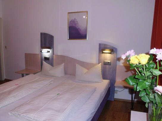 Отель Goldener Hirsch