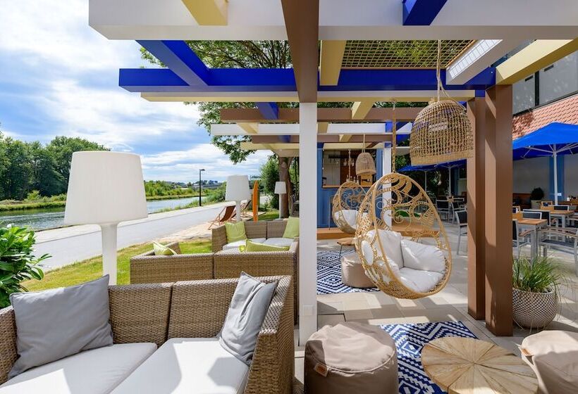 ホテル Ibis Styles Regensburg