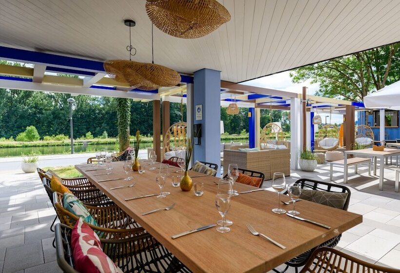 ホテル Ibis Styles Regensburg