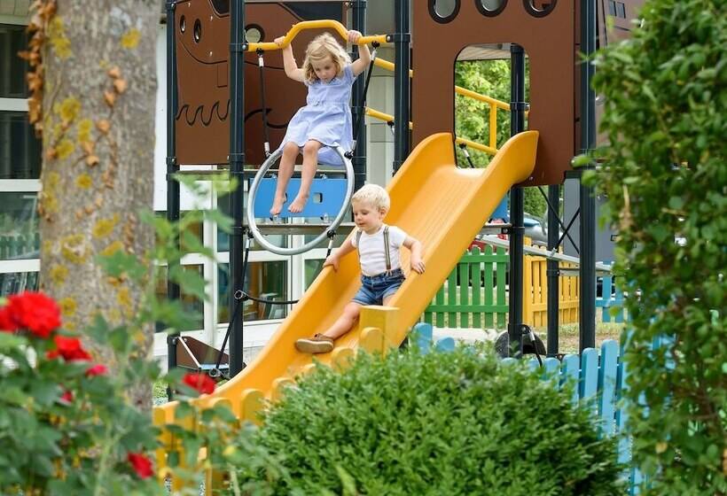 ホテル Ibis Styles Regensburg