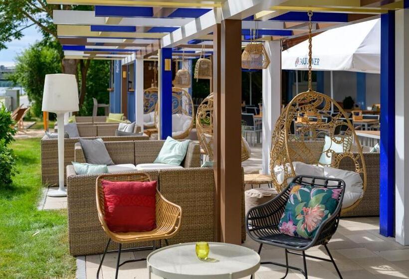 ホテル Ibis Styles Regensburg