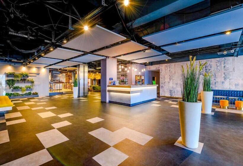 ホテル Ibis Styles Regensburg