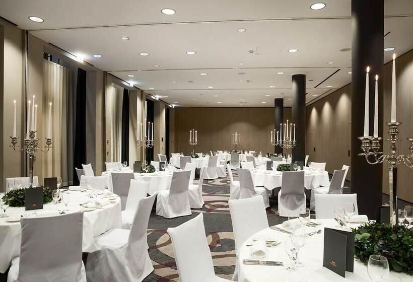 هتل Maximilian’s