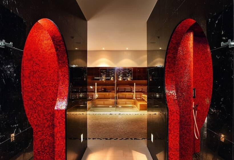 هتل Maximilian’s