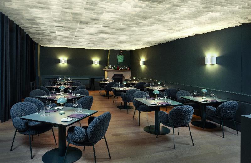 هتل Maximilian’s