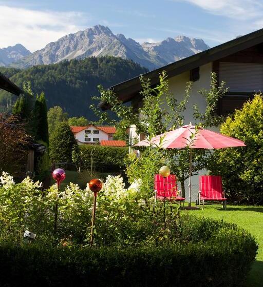 Отель Menning S