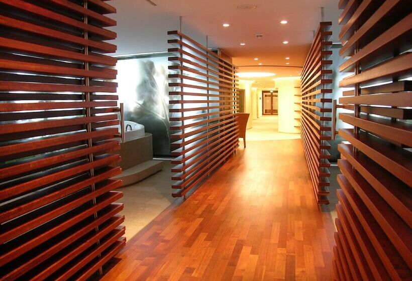 Отель Neumühle Resort & Spa