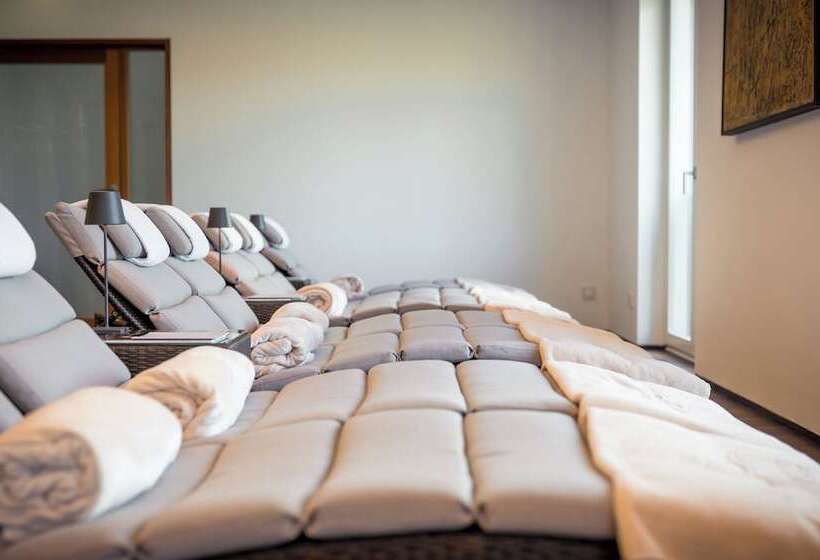 Отель Neumühle Resort & Spa