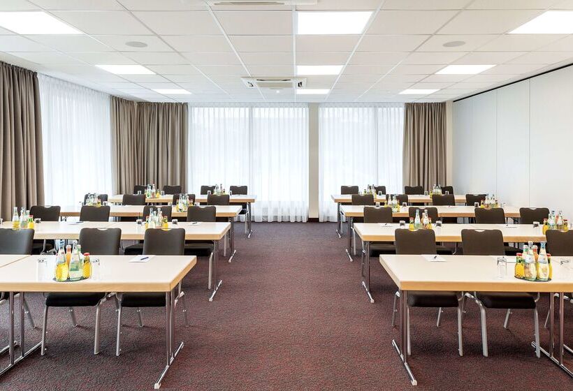 בית מלון כפרי NH Erlangen