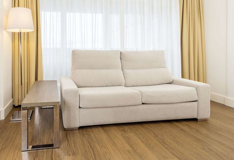 Отель NH Erlangen