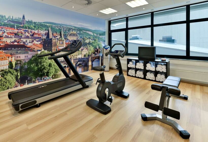 Отель NH Erlangen