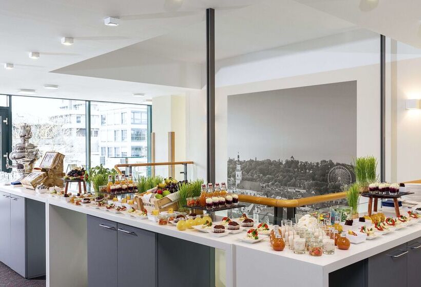 Отель NH Erlangen