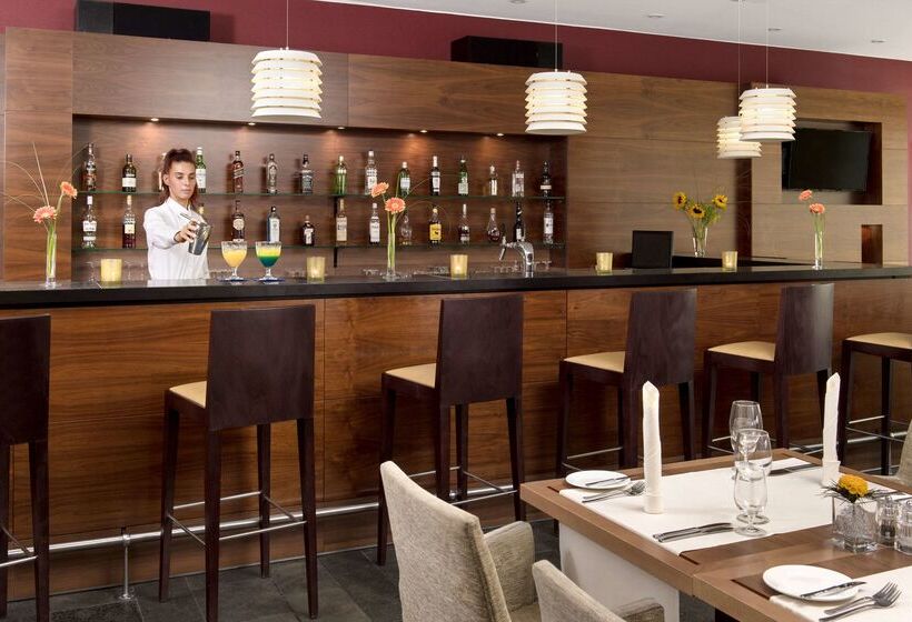 Отель NH Erlangen