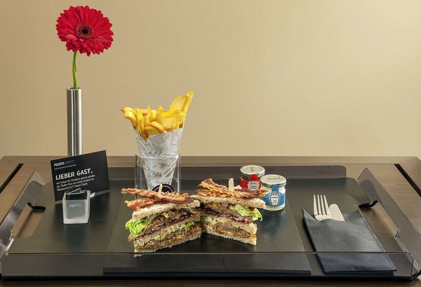 Отель NH Erlangen