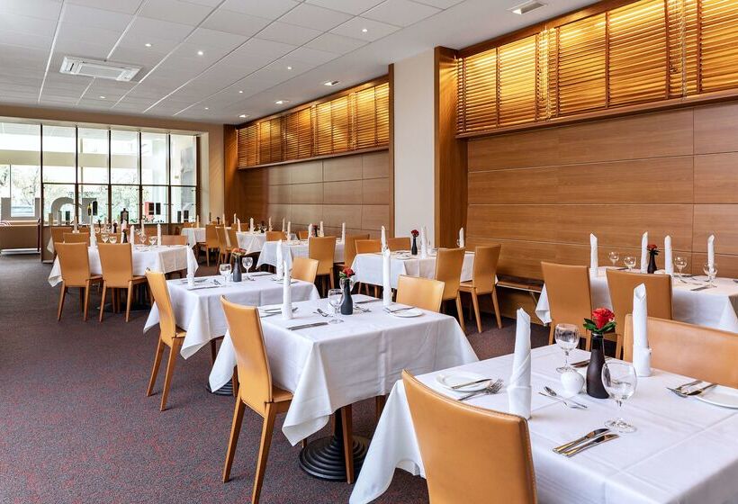 Отель NH Erlangen