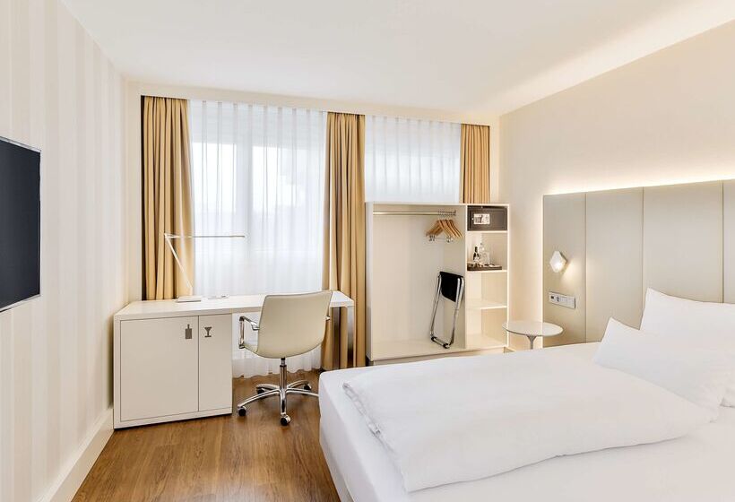 Отель NH Erlangen