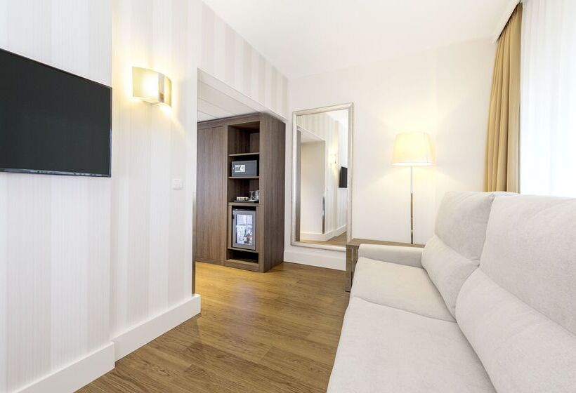 Отель NH Erlangen