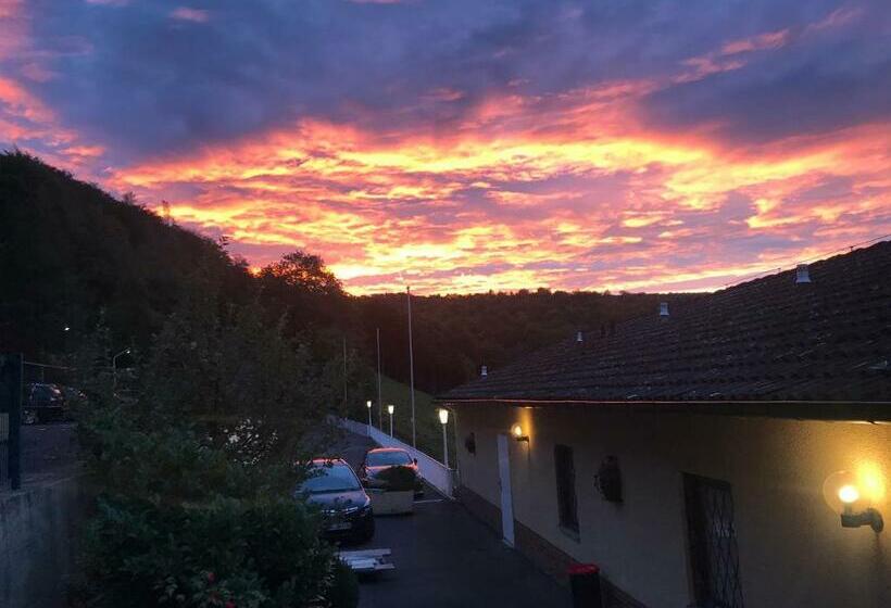 호텔 Panorama  Und Restaurant Schloßberg