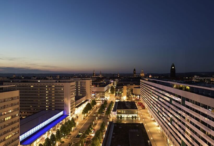 Отель Occidental Dresden Newa