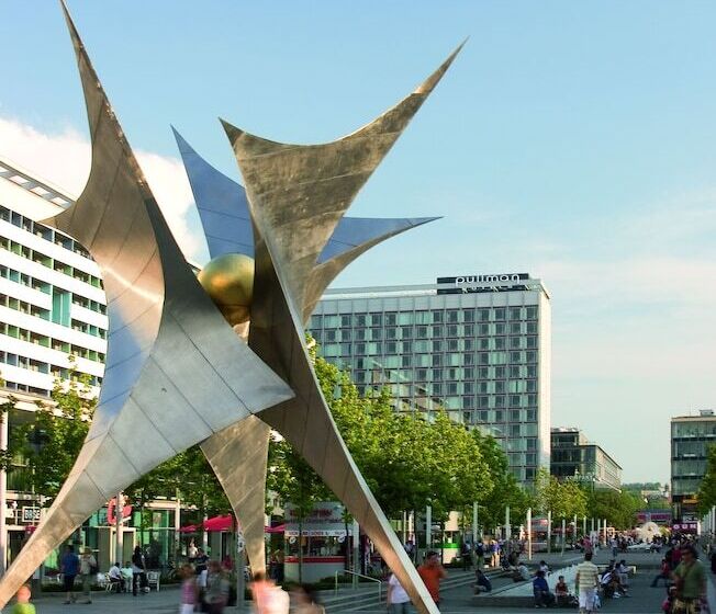 Отель Occidental Dresden Newa