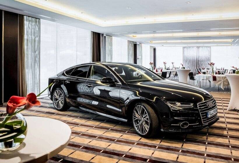 Отель Occidental Dresden Newa