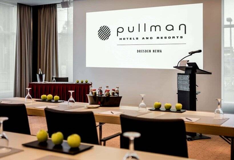 Отель Occidental Dresden Newa