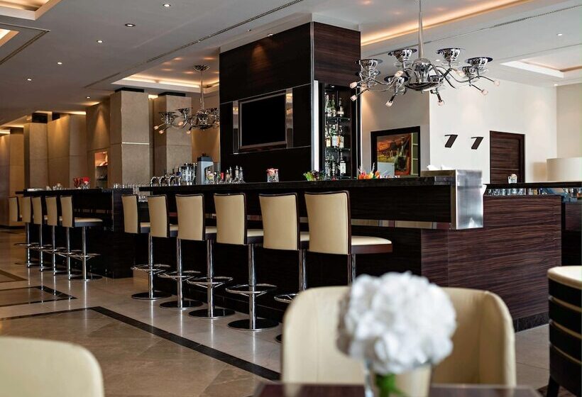 Отель Occidental Dresden Newa