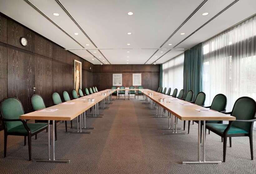 ホテル Ramada Nürnberg Park