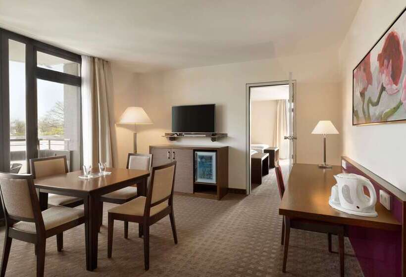 ホテル Ramada Nürnberg Park