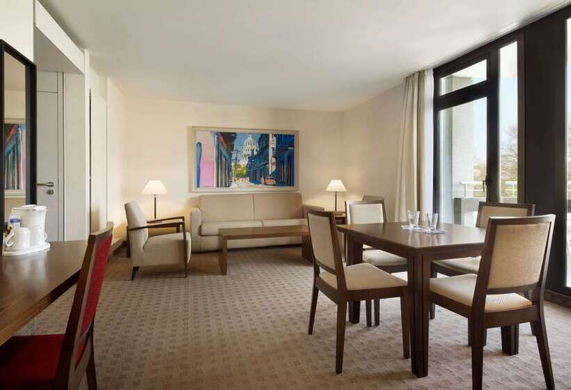 ホテル Ramada Nürnberg Park