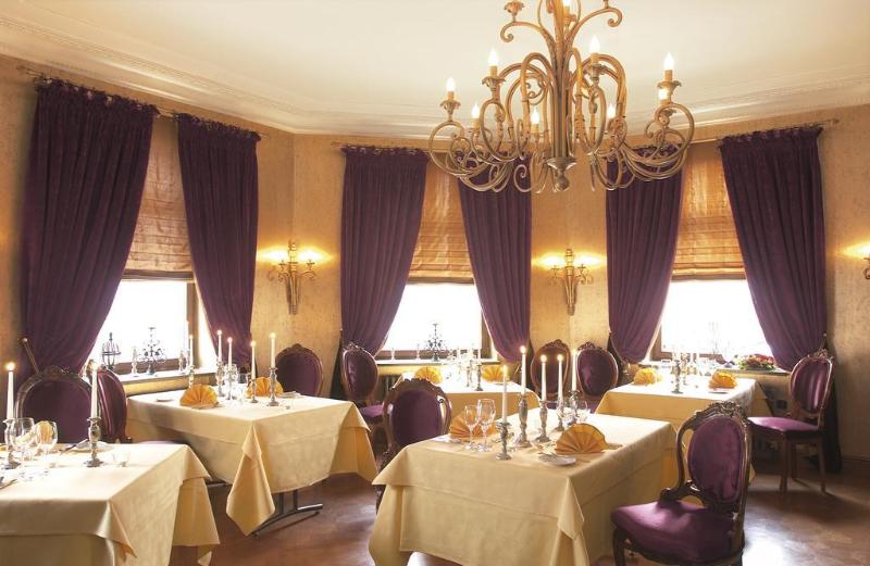 Schlosshotel Steinburg