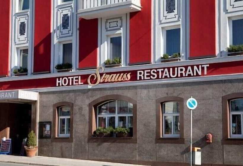 ホテル Strauss