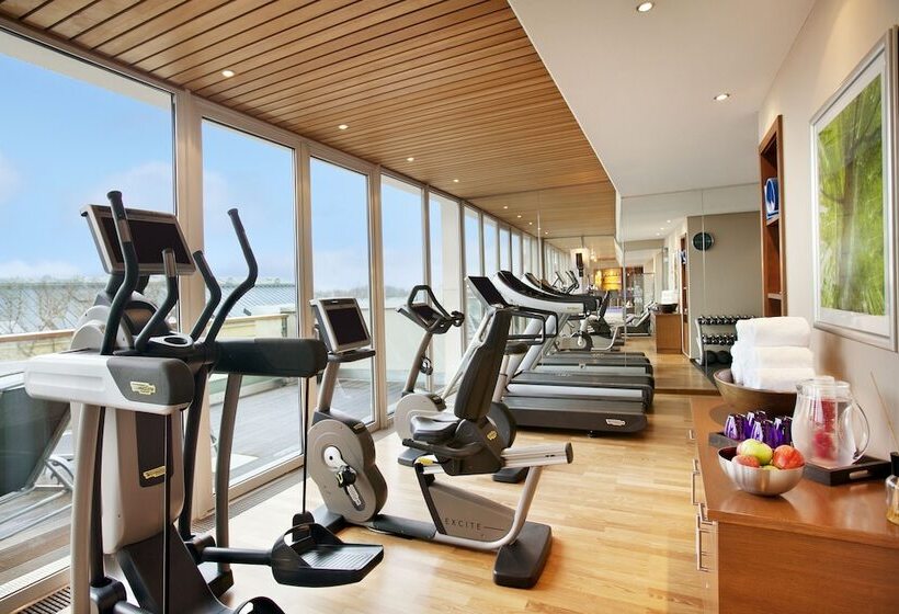 هتل Vier Jahreszeiten Kempinski München