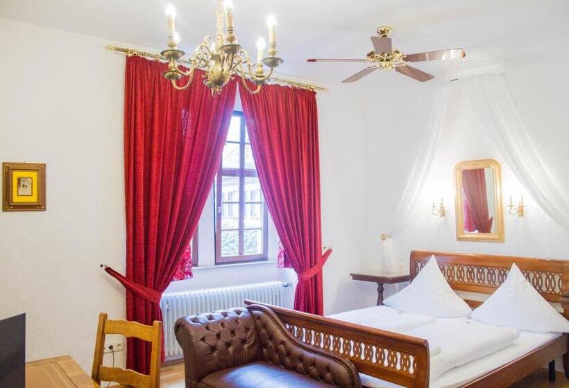 فندق Vier Jahreszeiten