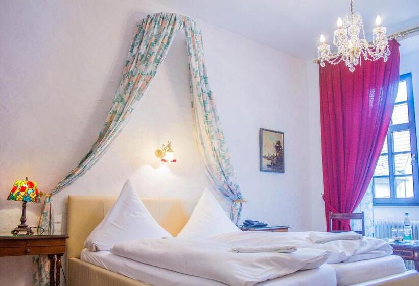 فندق Vier Jahreszeiten