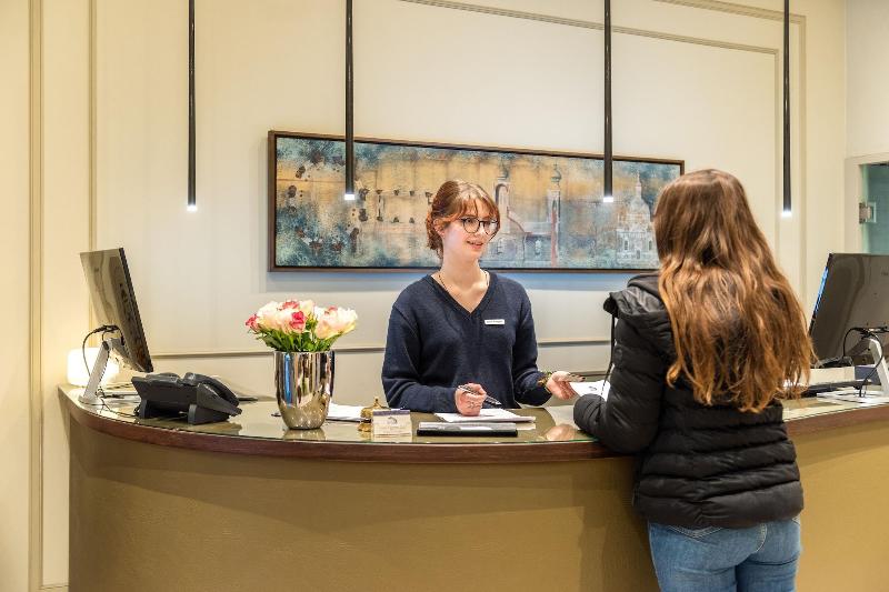 호텔 Wurzburger Hof