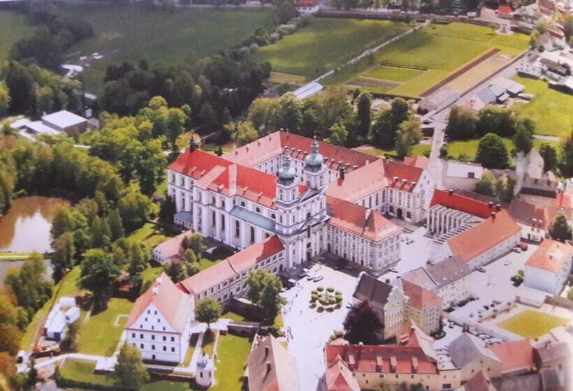 호텔 Zrenners Garni