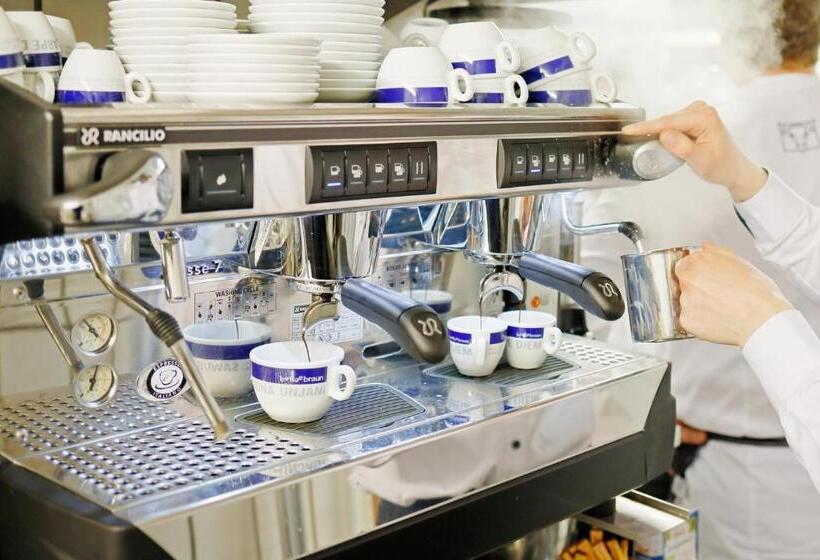 Отель Zum Goldenen Ochsen Am Schlossgarten